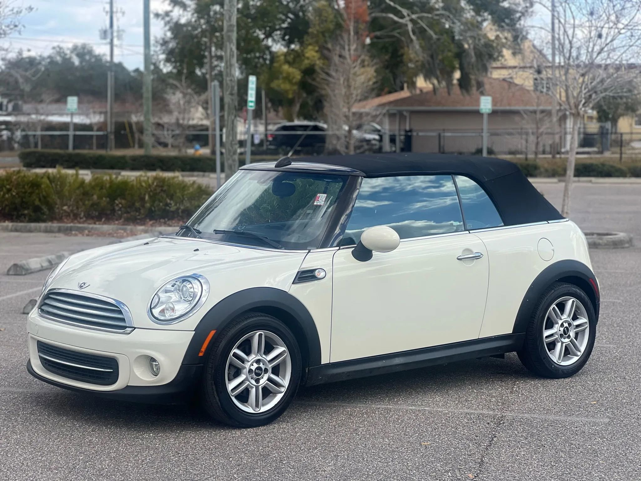Used 2015 MINI Cooper Convertible image 13
