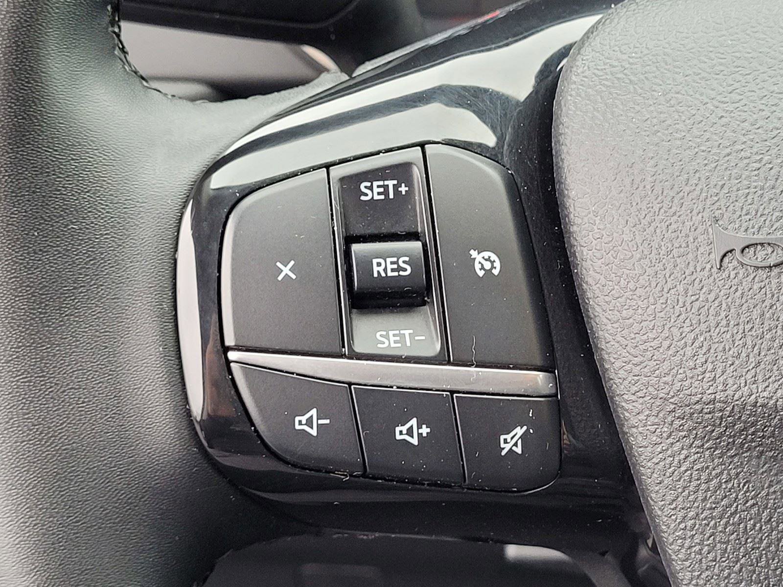 Used 2022 Ford Escape SEL image 30