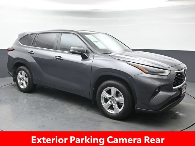 Certified 2024 Toyota Highlander LE AWD/4WD image 10