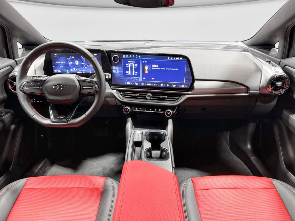 Used 2024 Chevrolet Equinox EV RS FWD image 16
