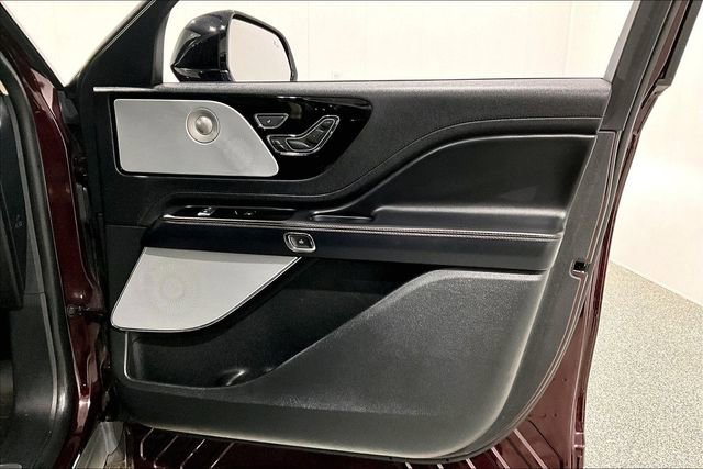 Used 2020 Lincoln Aviator Reserve w/ Equipment Group 201A image 30
