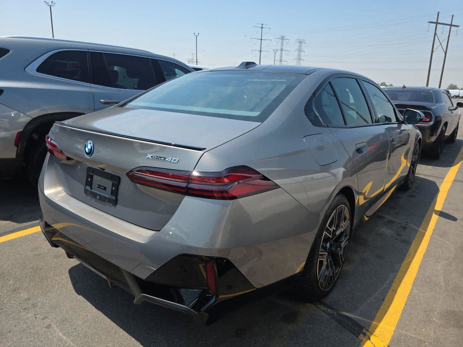 Used 2025 BMW i5 xDrive40 w/ Executive Package AWD/4WD image 4