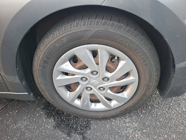 Used 2018 Hyundai Elantra SE FWD image 4