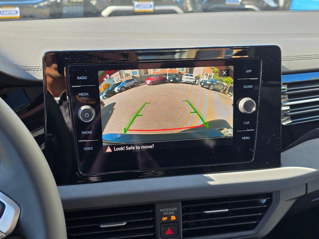 New 2027 Volkswagen Jetta SE FWD image 23