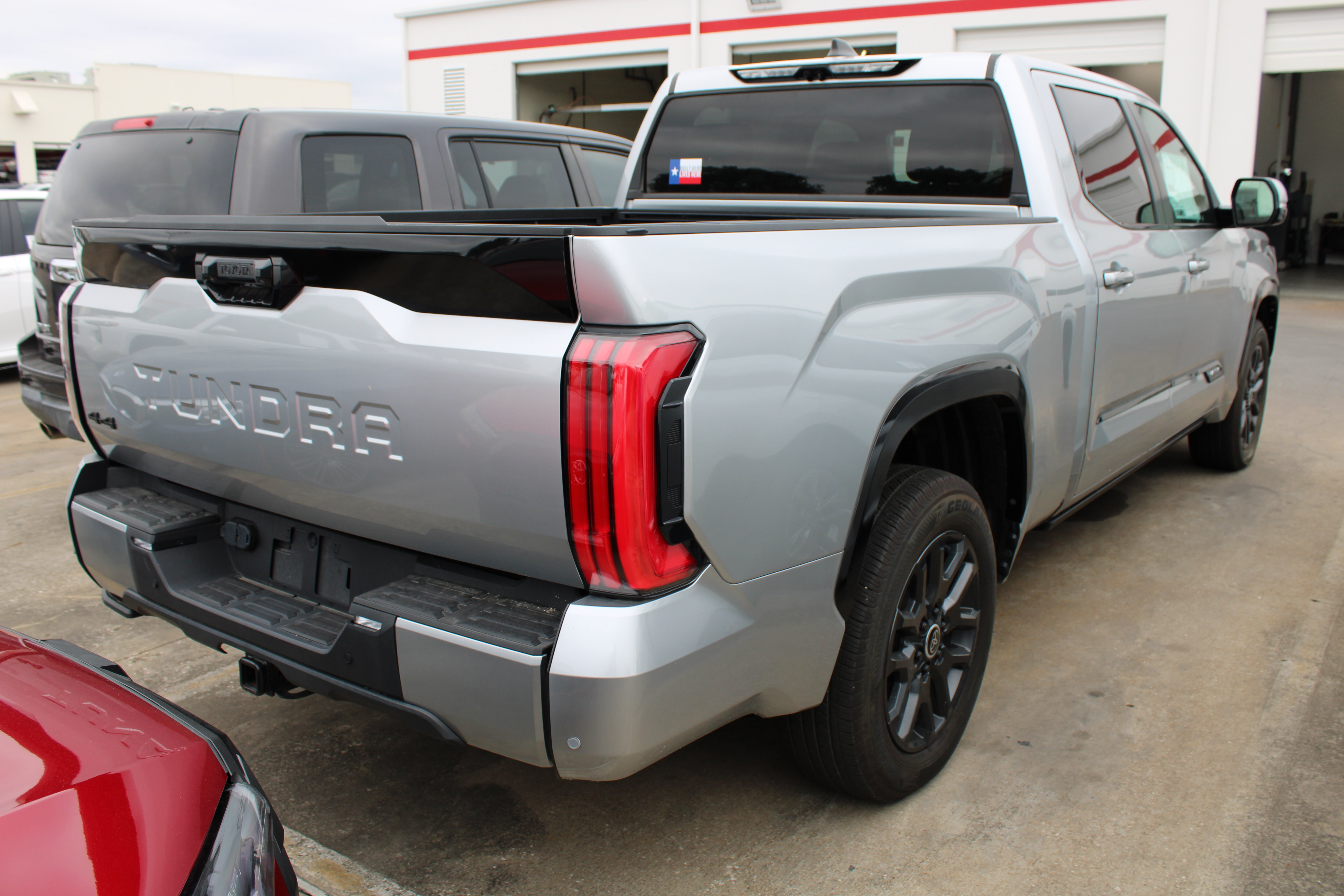 Used 2024 Toyota Tundra Platinum AWD/4WD image 12