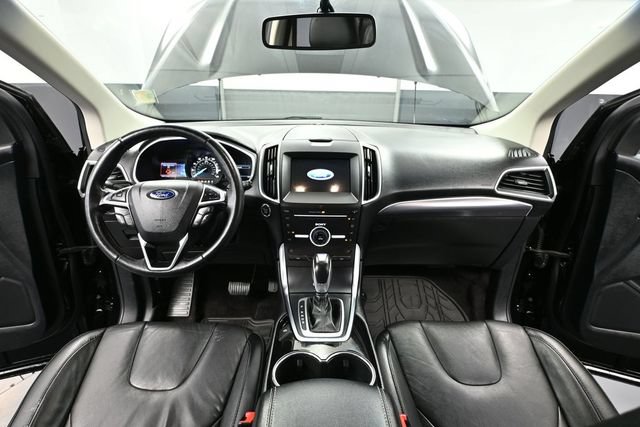 Used 2016 Ford Edge Titanium w/ Technology Package AWD/4WD image 18
