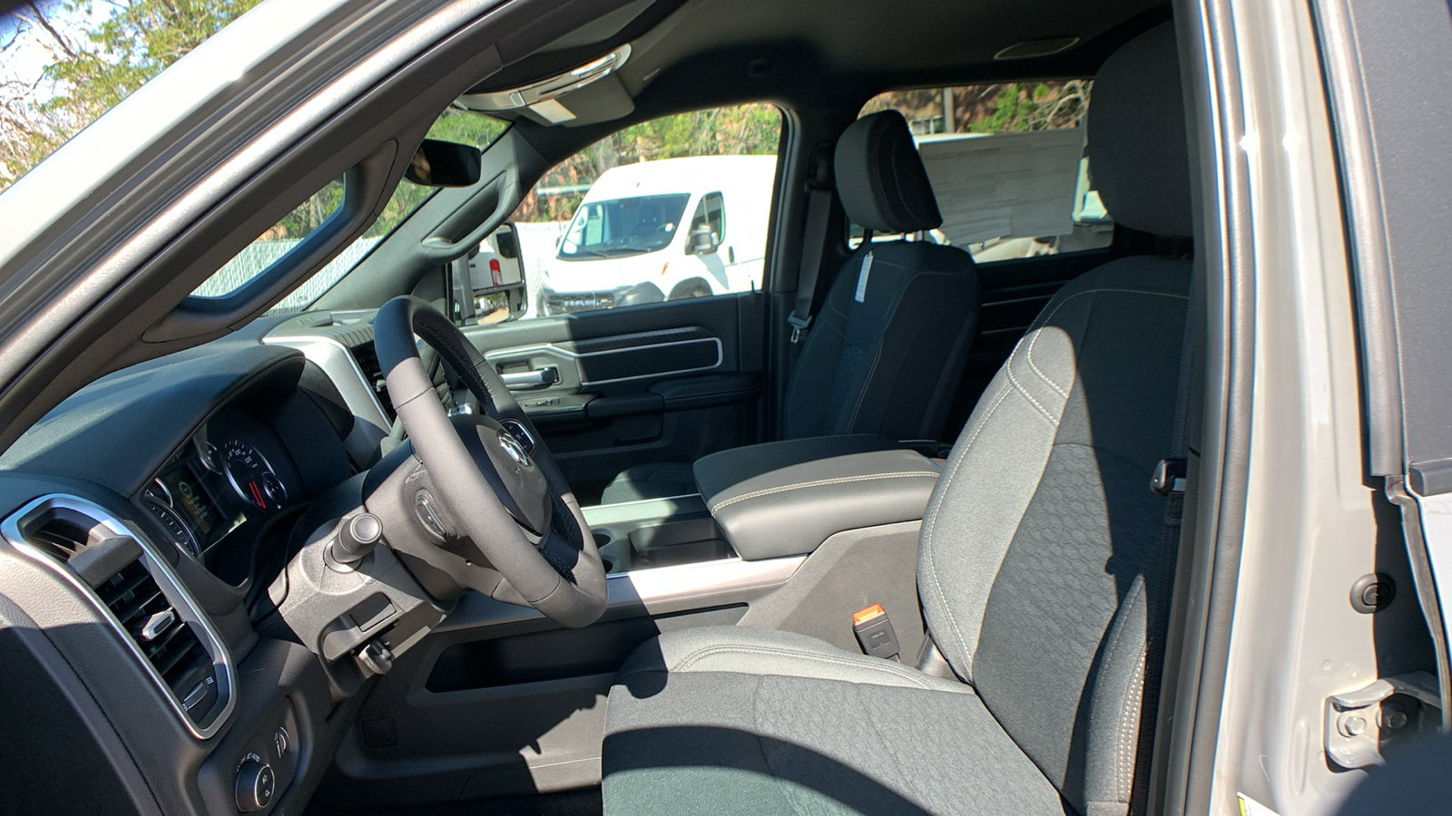 New 2026 RAM 2500 Big Horn AWD/4WD image 13
