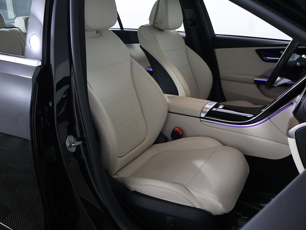 Used 2023 Mercedes-Benz C 300 4MATIC Sedan w/ Exclusive Trim Package image 32