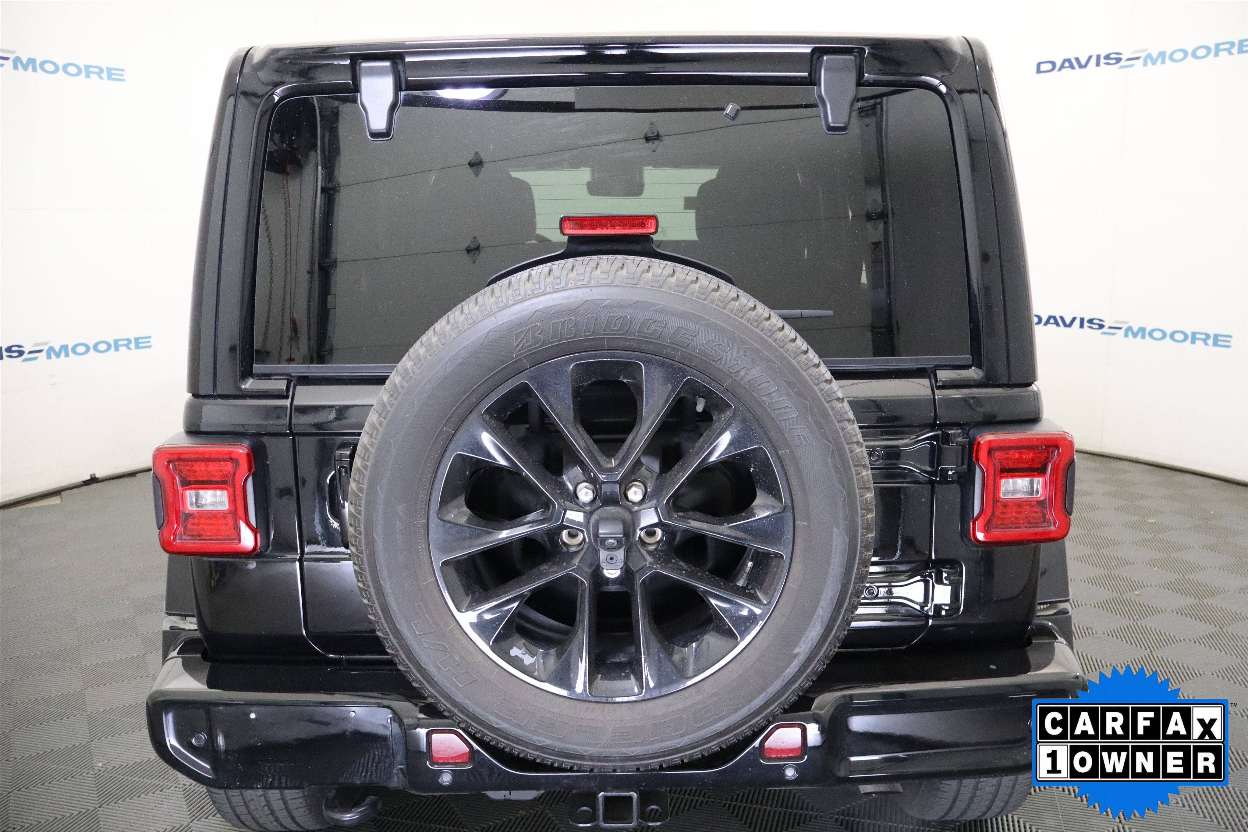 Used 2022 Jeep Wrangler Unlimited Sahara AWD/4WD image 8