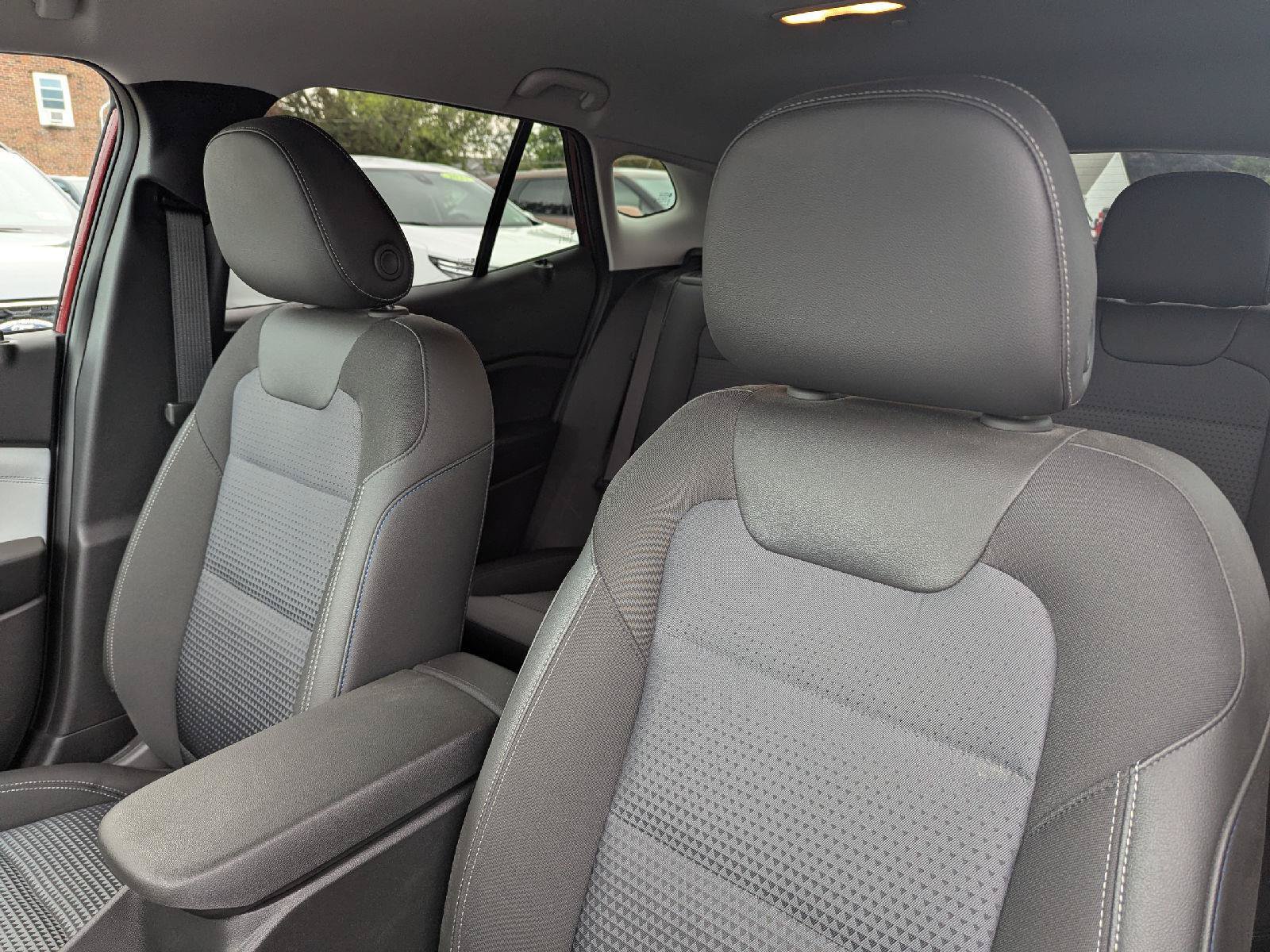 Used 2025 Chevrolet Trax LT w/ Driver Confidence Package FWD image 25
