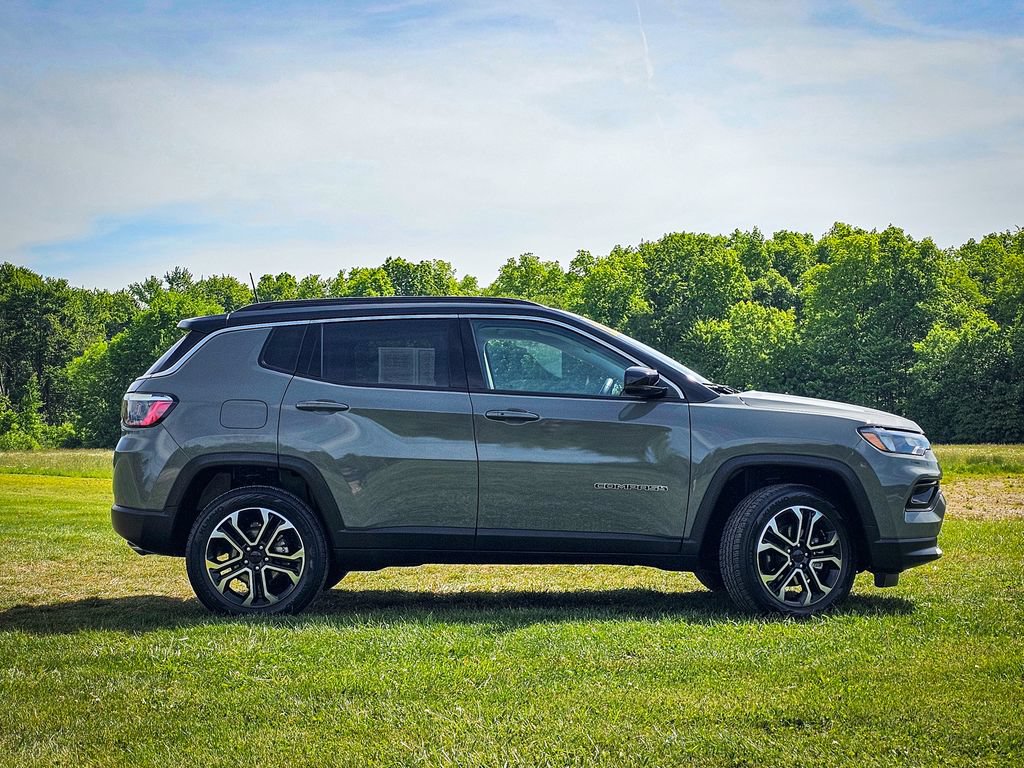 Certified 2022 Jeep Compass Limited AWD/4WD image 2