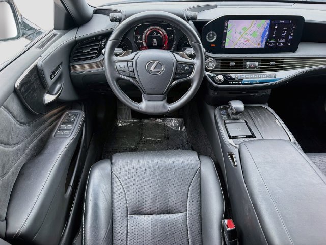 Used 2022 Lexus LS 500 w/ Accessory Package (Z2) RWD image 20