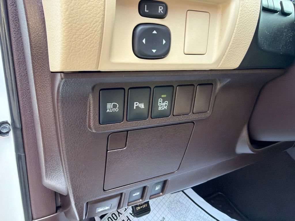 Used 2018 Lexus ES 350 w/ Ultra Luxury Package FWD image 17