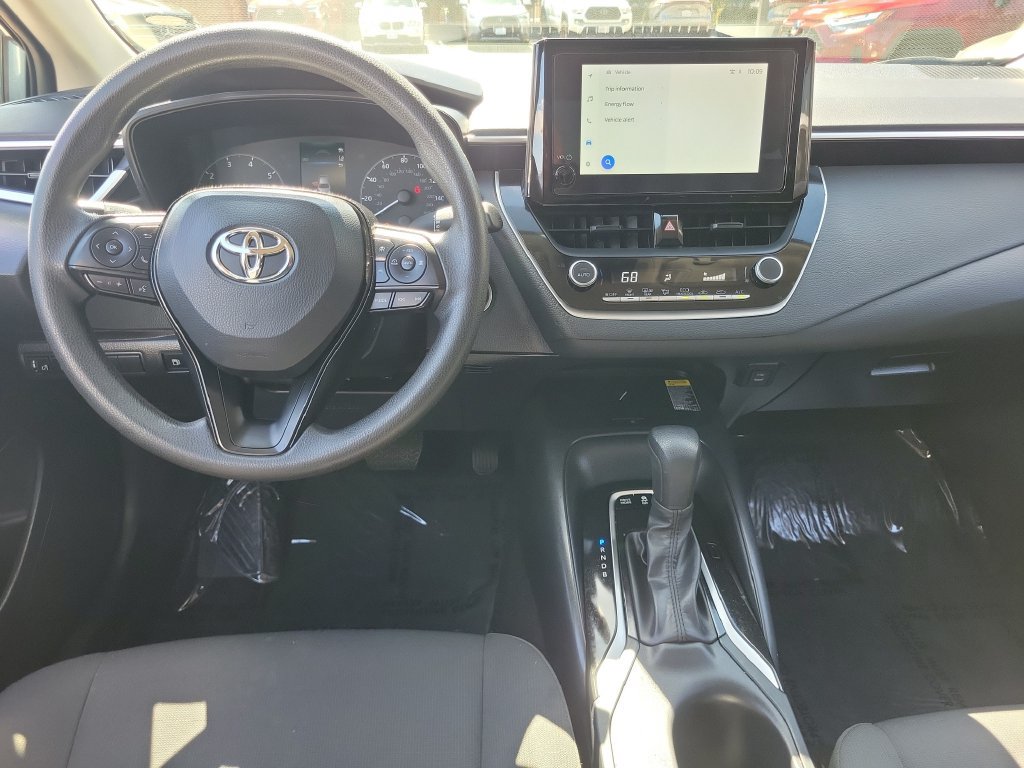 Used 2025 Toyota Corolla LE w/ LE Premium Package FWD image 11