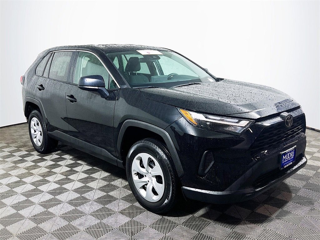 Certified 2025 Toyota RAV4 LE image 1