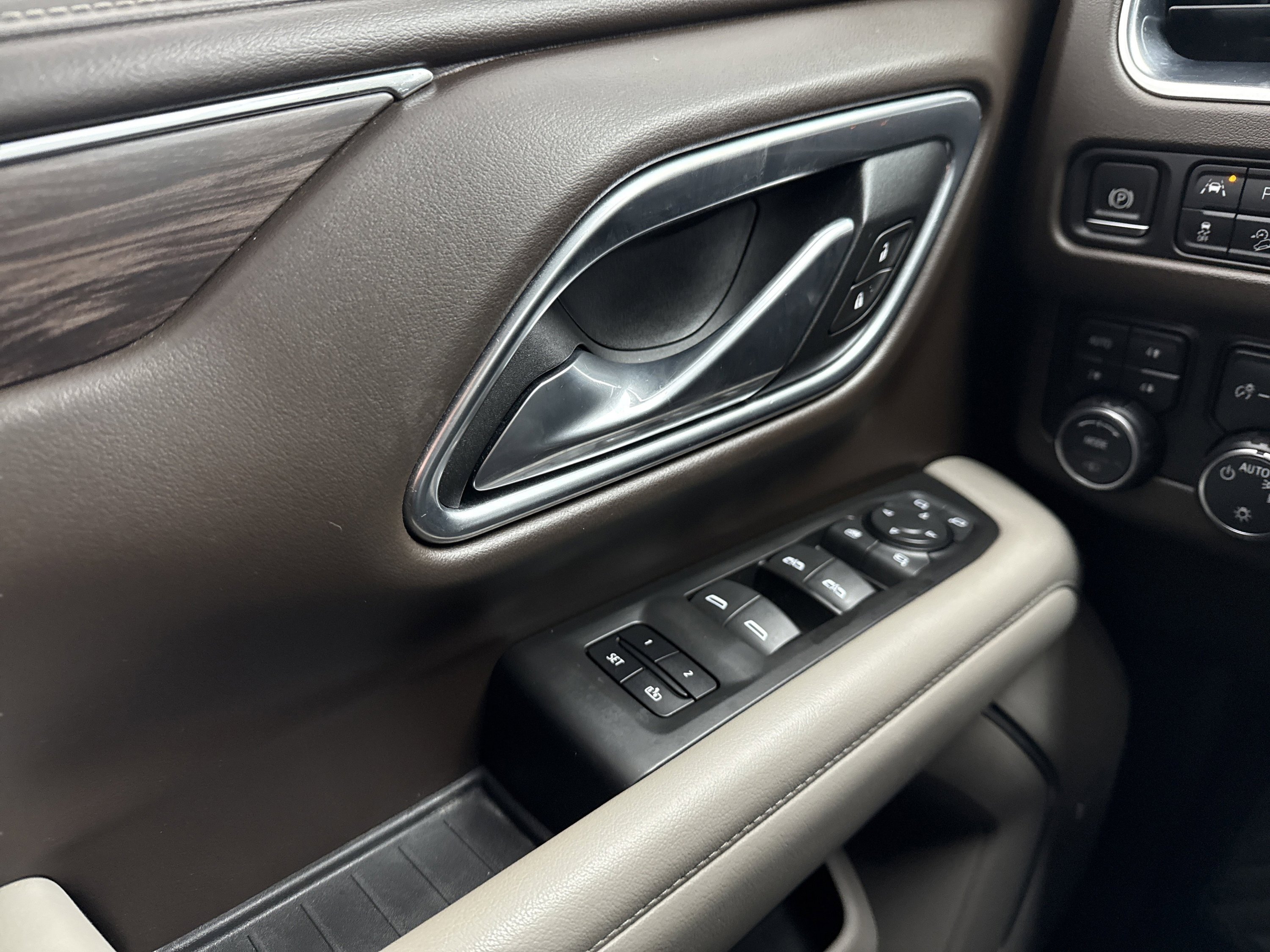 Used 2021 Chevrolet Tahoe Z71 w/ Z71 Off-Road Package image 26