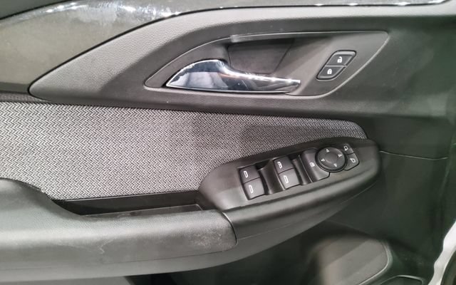 Used 2021 Chevrolet TrailBlazer LS FWD image 25