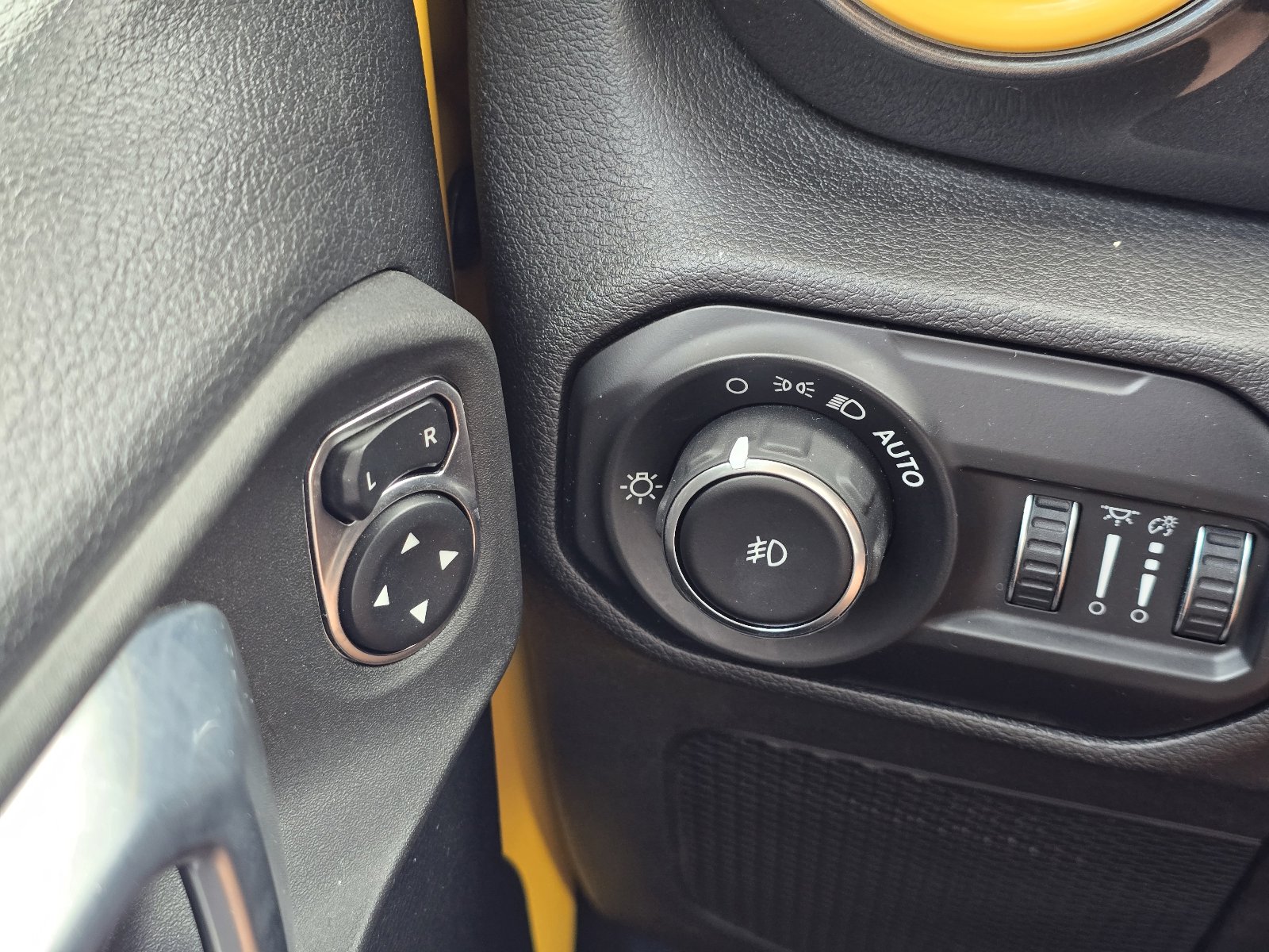 Used 2021 Jeep Wrangler Unlimited Sport image 23