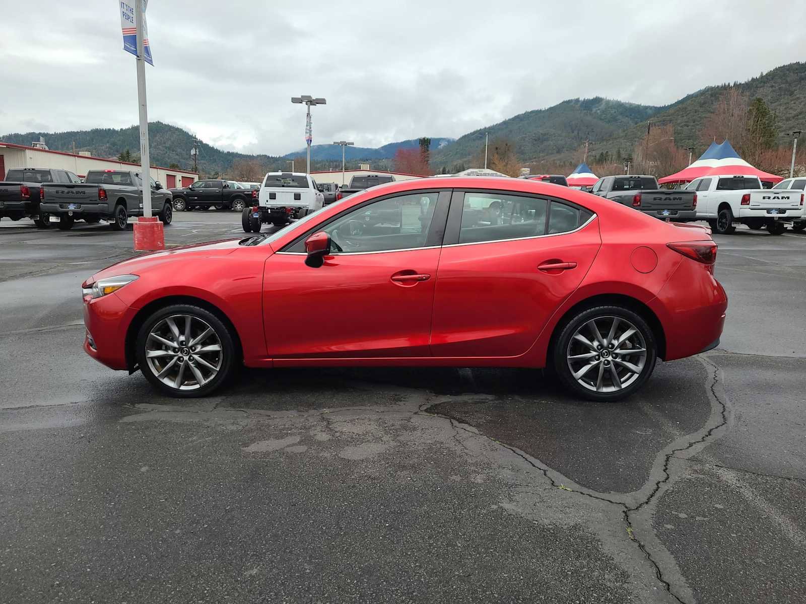 Used 2018 MAZDA MAZDA3 Grand Touring w/ Premium Equipment Package image 11