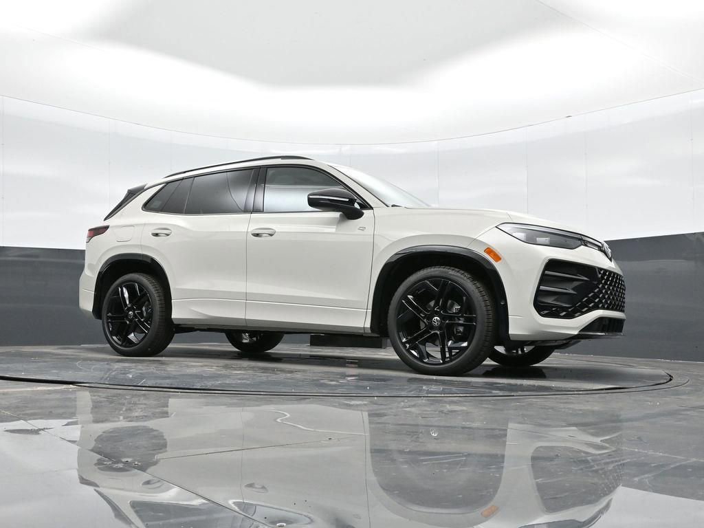 New 2026 Volkswagen Tiguan SE R-Line image 24