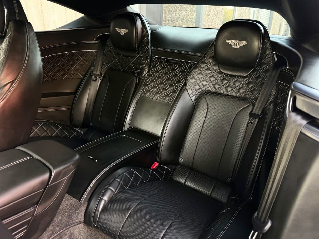 Used 2020 Bentley Continental GT V8 image 26
