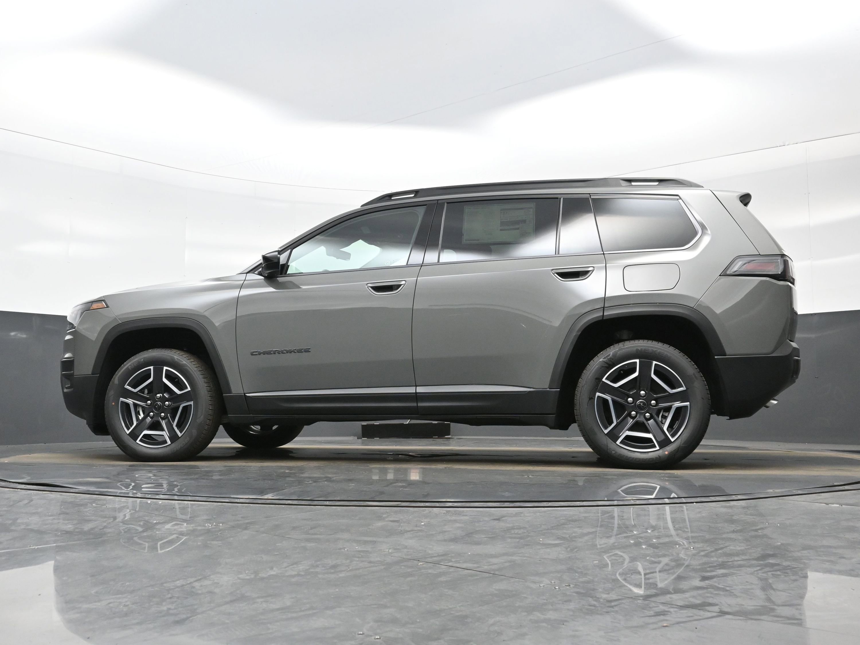New 2026 Jeep Cherokee Laredo AWD/4WD image 15