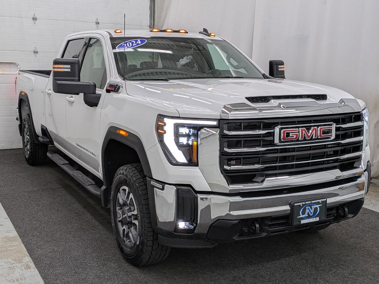Used 2024 GMC Sierra 3500 SLE w/ SLE Value Package image 16