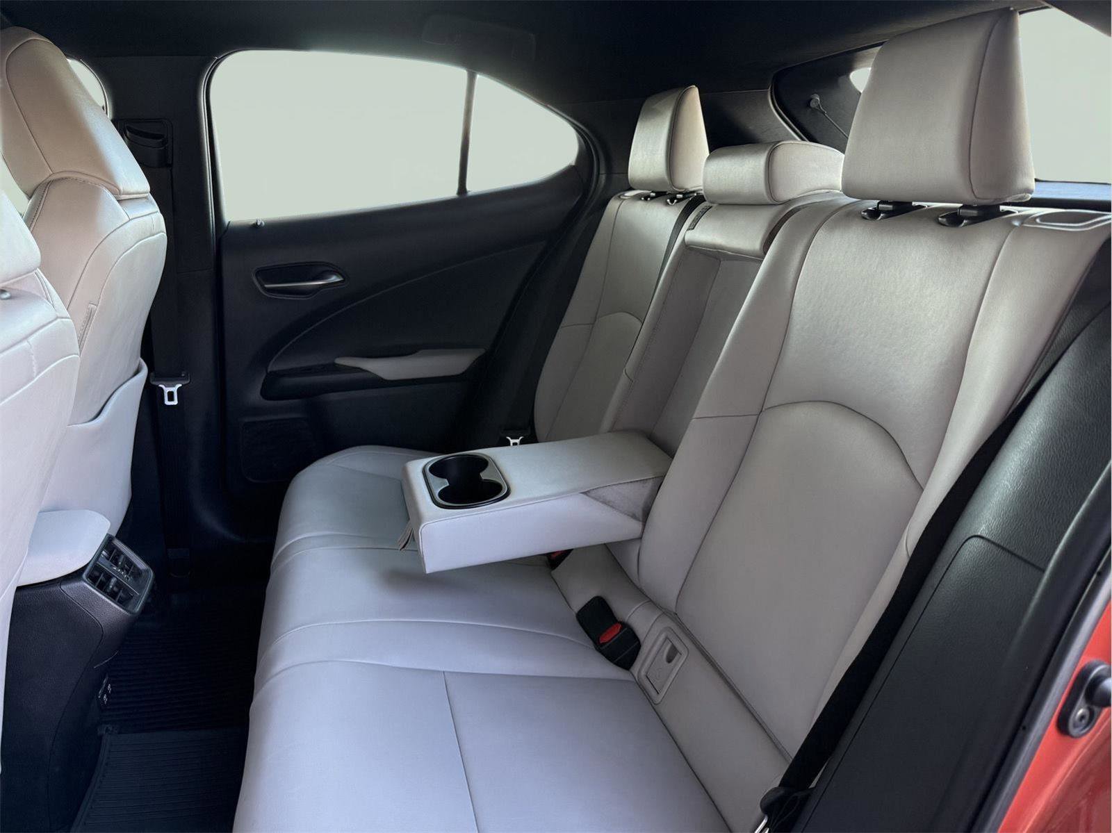 Used 2019 Lexus UX 250h image 23