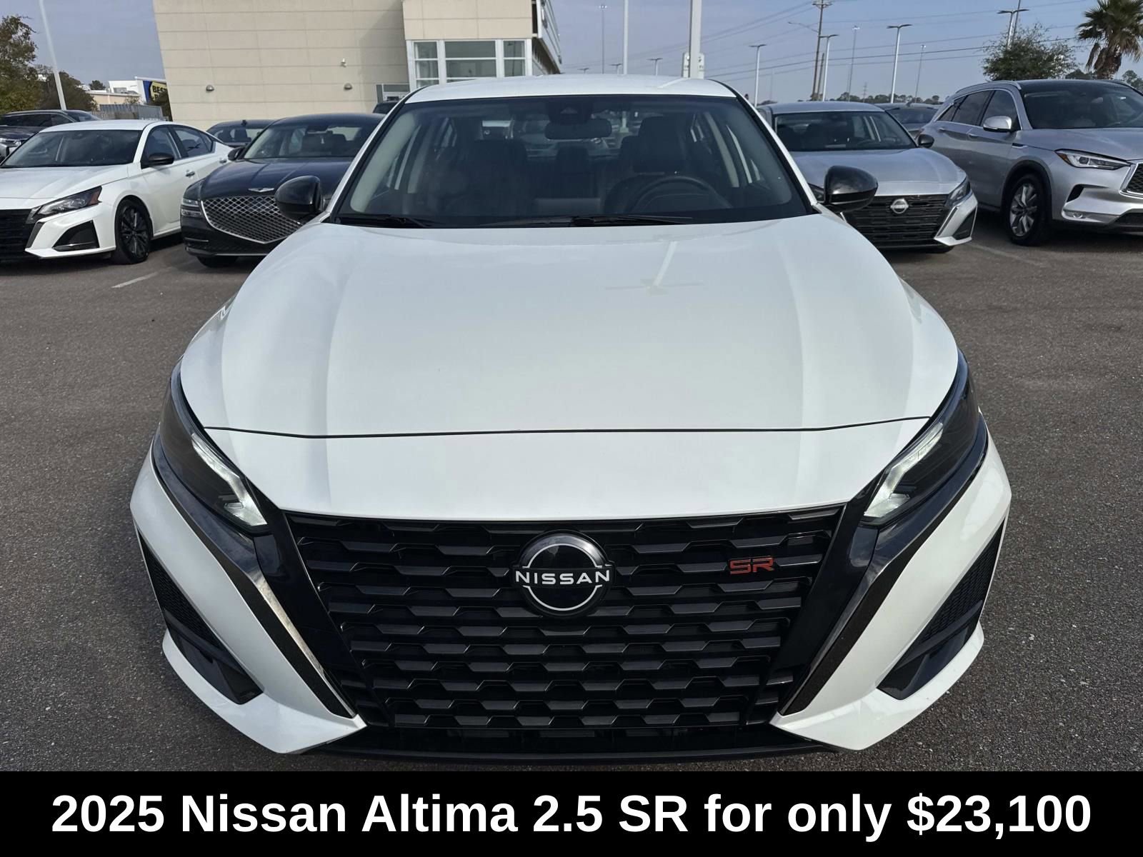 Used 2025 Nissan Altima 2.5 SR image 2