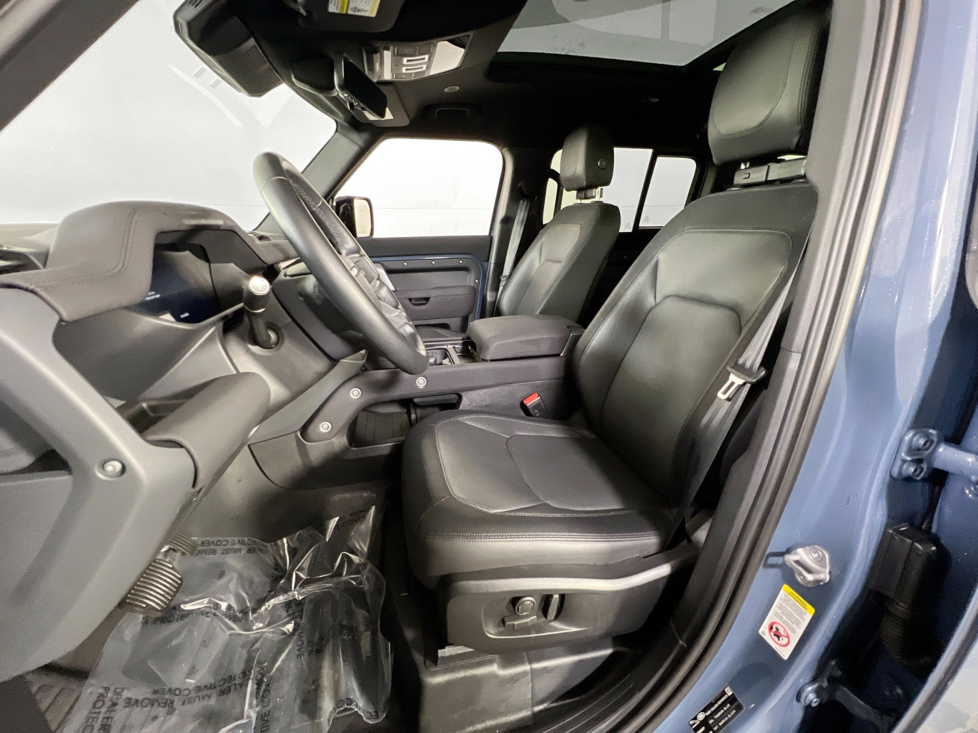 Used 2023 Land Rover Defender 110 X-Dynamic SE image 21