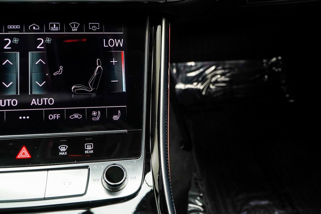 Used 2022 Audi S8 image 22