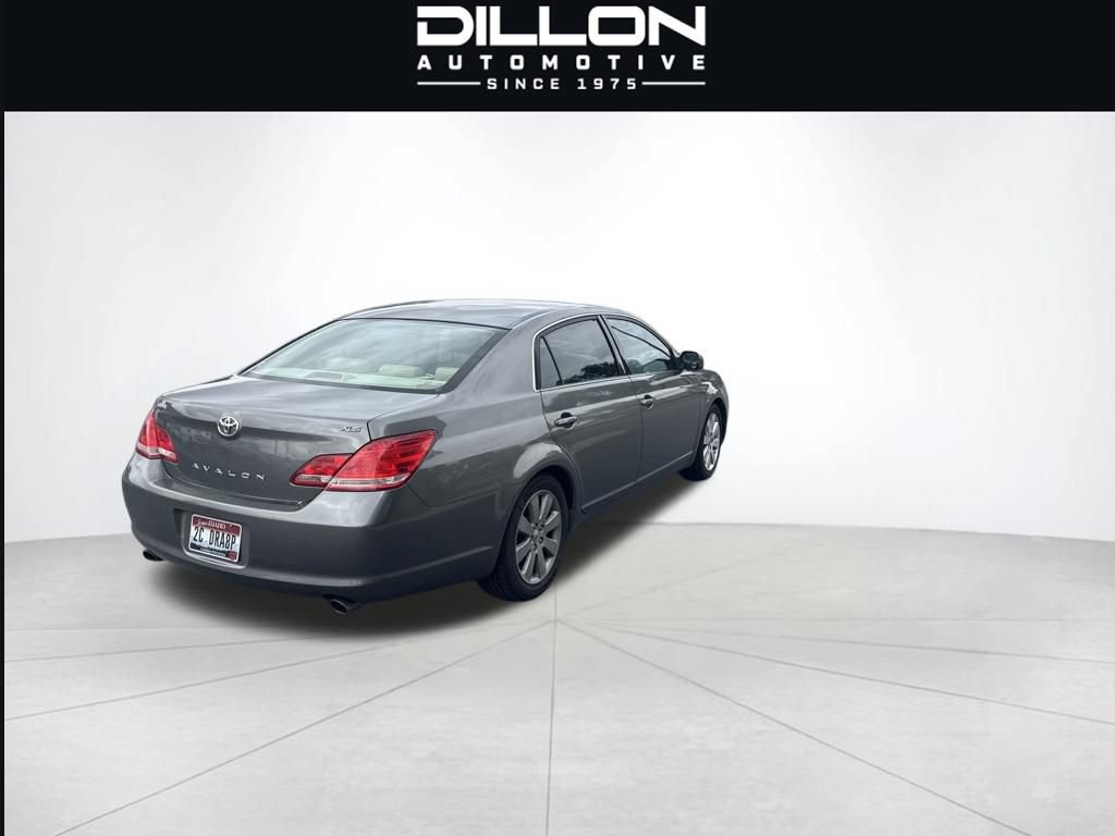 Used 2006 Toyota Avalon XLS FWD image 8