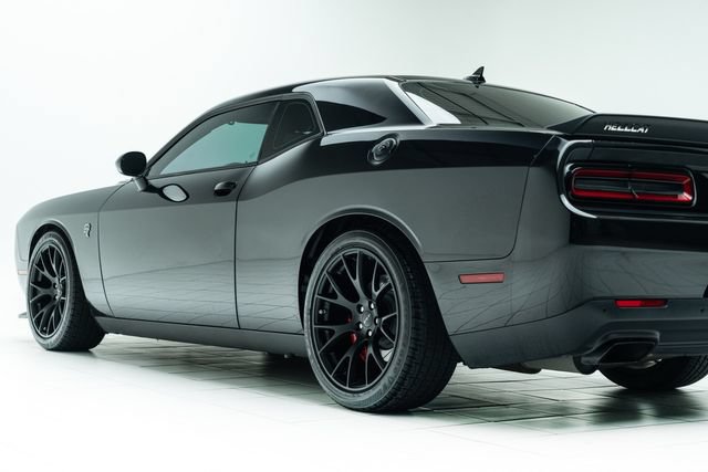 Used 2015 Dodge Challenger SRT Hellcat RWD image 19