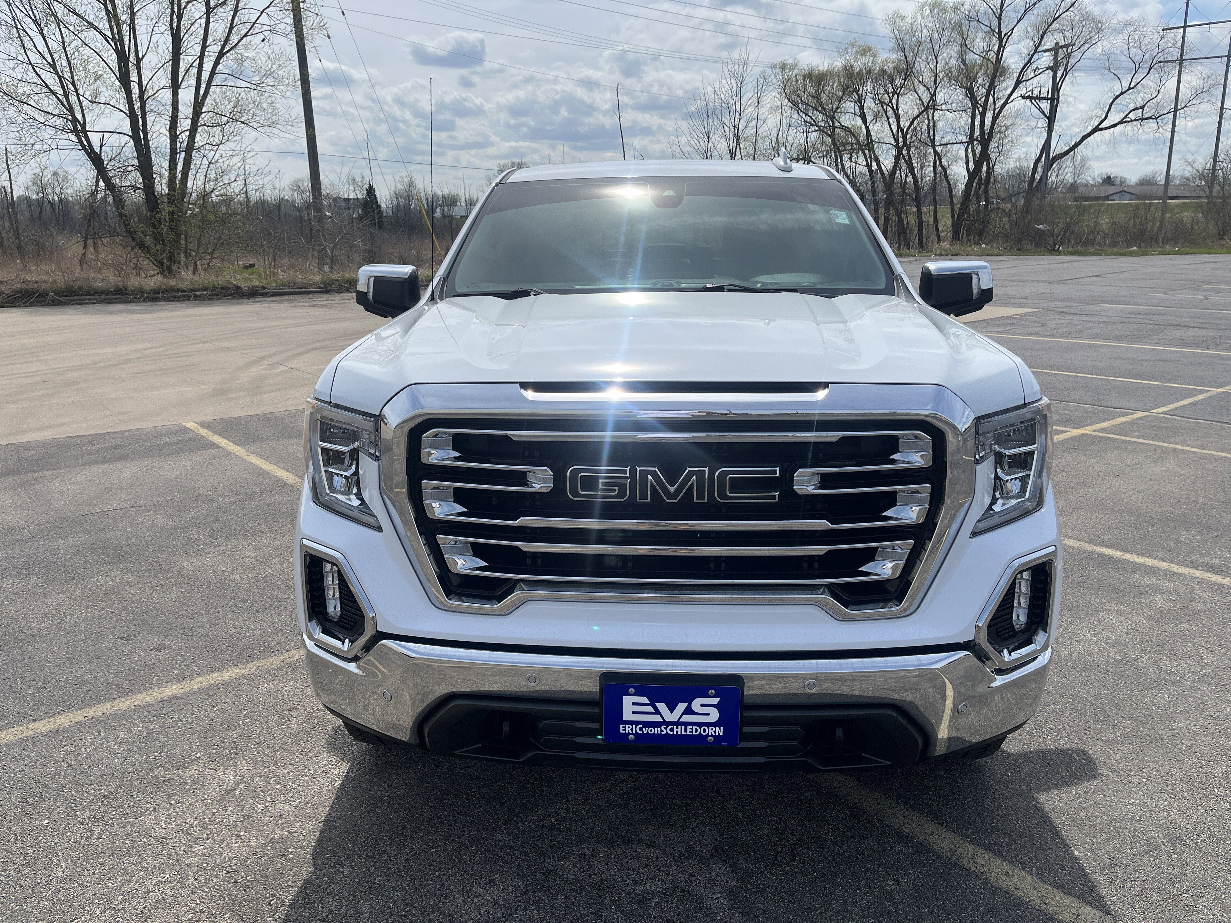 Used 2022 GMC Sierra 1500 SLT w/ SLT Premium Plus Package AWD/4WD image 2