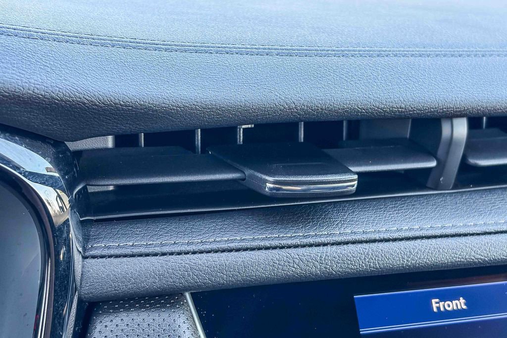 Used 2023 Cadillac XT6 Luxury image 27