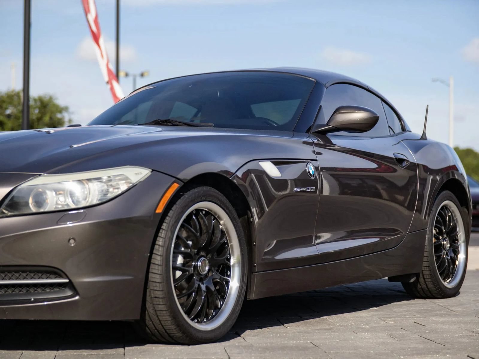Used 2011 BMW Z4 sDrive30i RWD image 17
