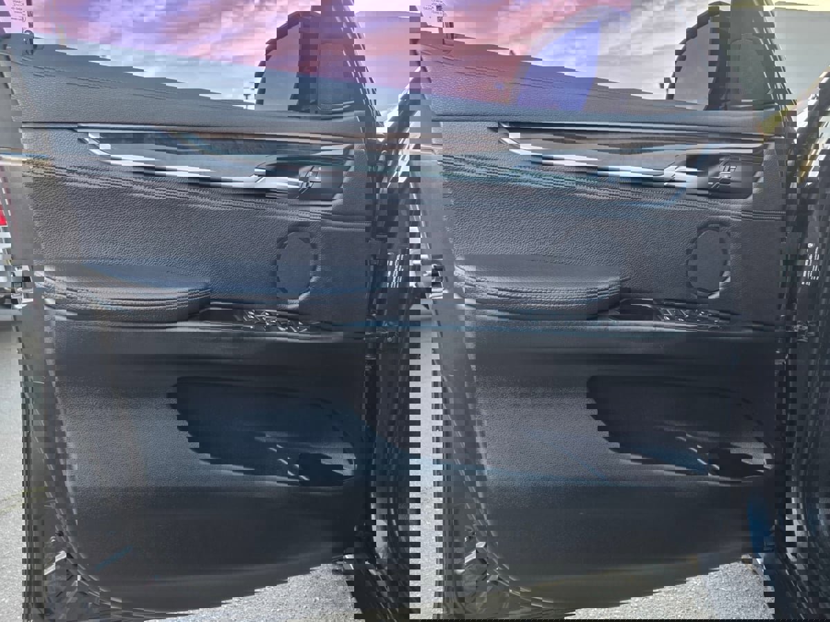 Used 2019 BMW X6 sDrive35i w/ Premium Package image 11