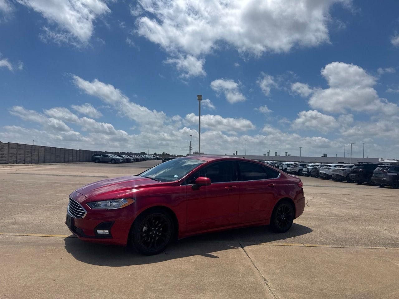 Used 2020 Ford Fusion SE w/ Equipment Group 151A FWD image 10