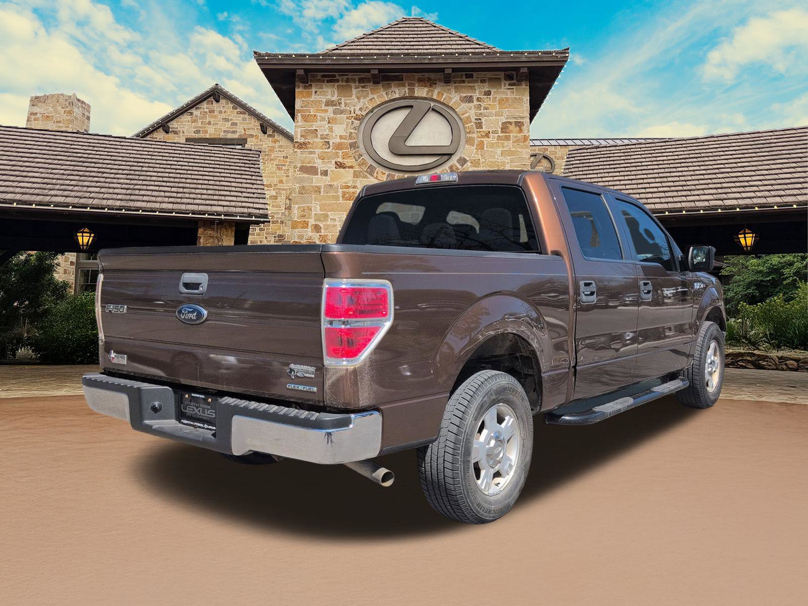 Used 2012 Ford F150 XLT image 2