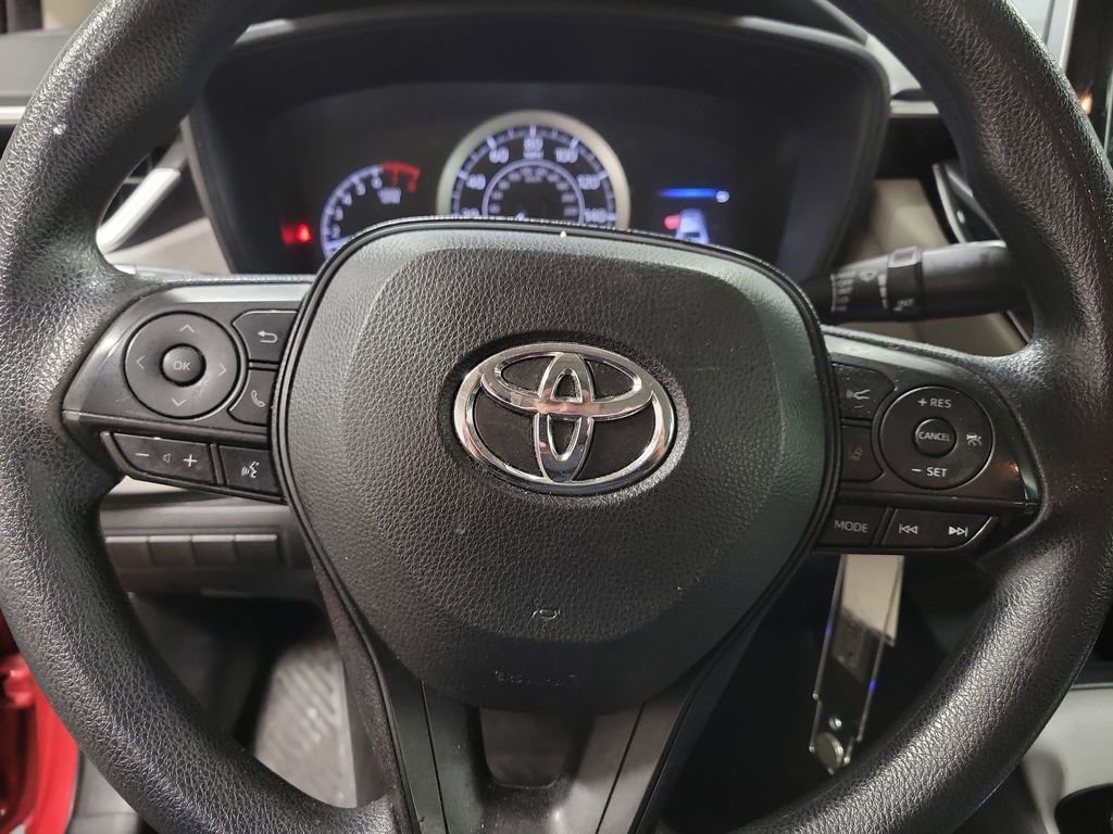 Used 2021 Toyota Corolla LE FWD image 17