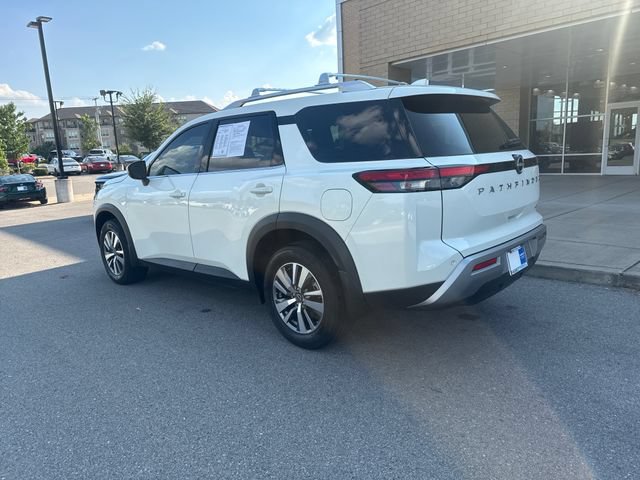 Used 2023 Nissan Pathfinder SL FWD image 2