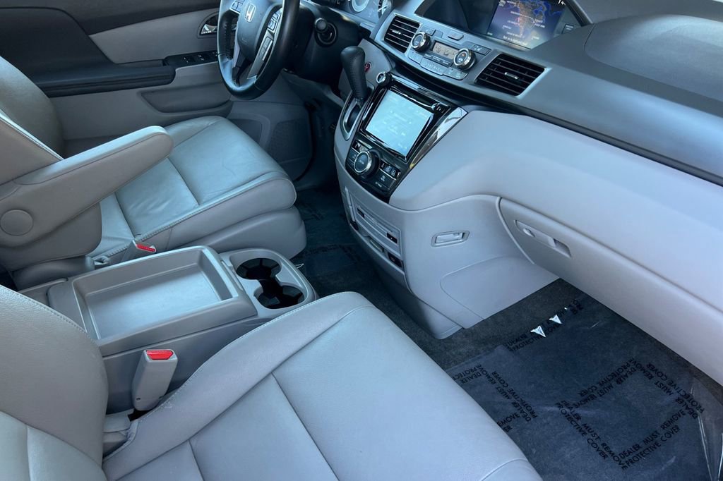 Used 2014 Honda Odyssey Touring Elite image 16