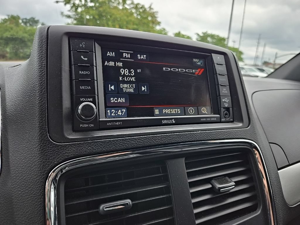 Used 2015 Dodge Grand Caravan R/T w/ Driver Convenience Group FWD image 18