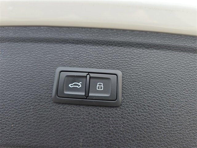 Used 2022 Audi Q5 2.0T Premium Plus image 16