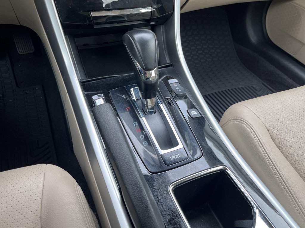 Used 2017 Honda Accord Touring image 38