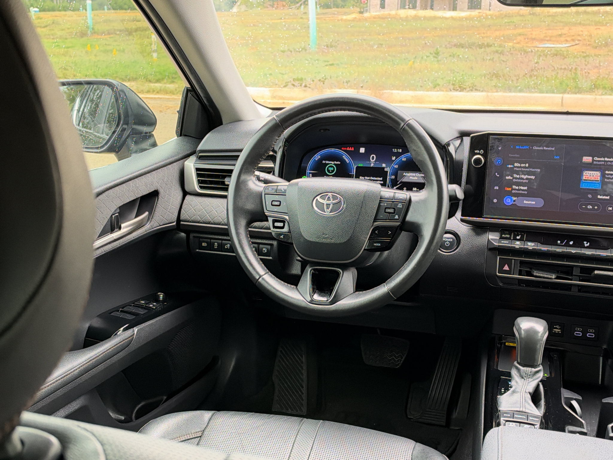 Used 2025 Toyota Camry XLE FWD image 19