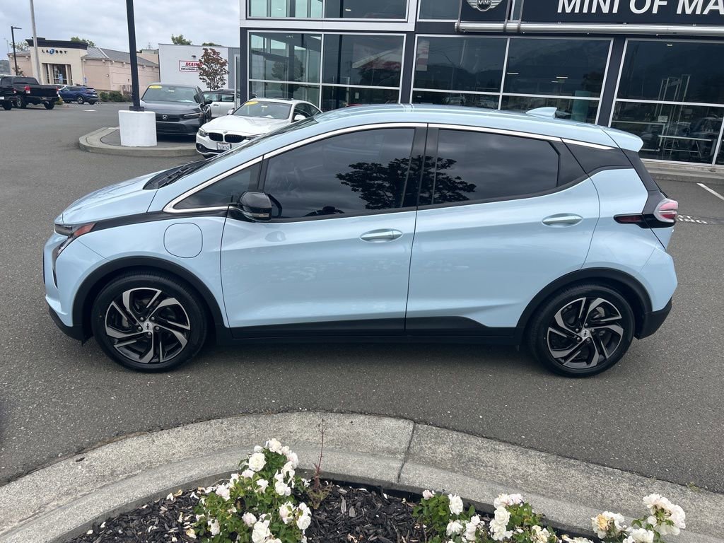 Used 2022 Chevrolet Bolt LT FWD image 2