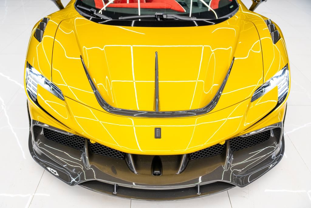 Used 2022 Ferrari SF90 Spider image 8