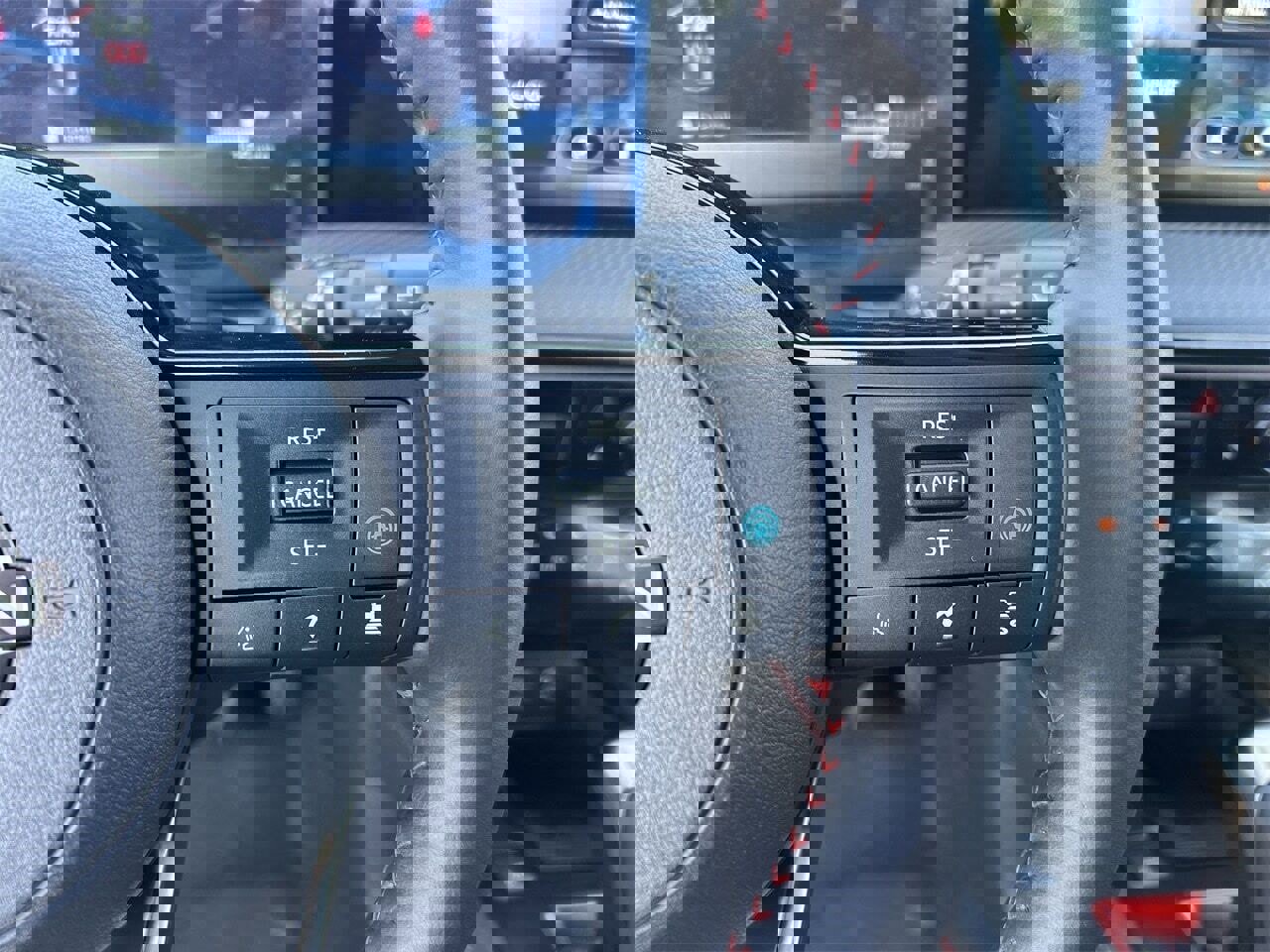 New 2025 Nissan Kicks SR image 32