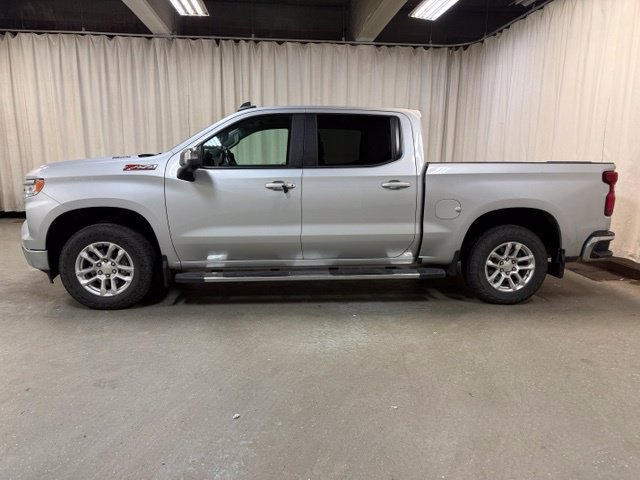 Used 2022 Chevrolet Silverado 1500 LT AWD/4WD image 12